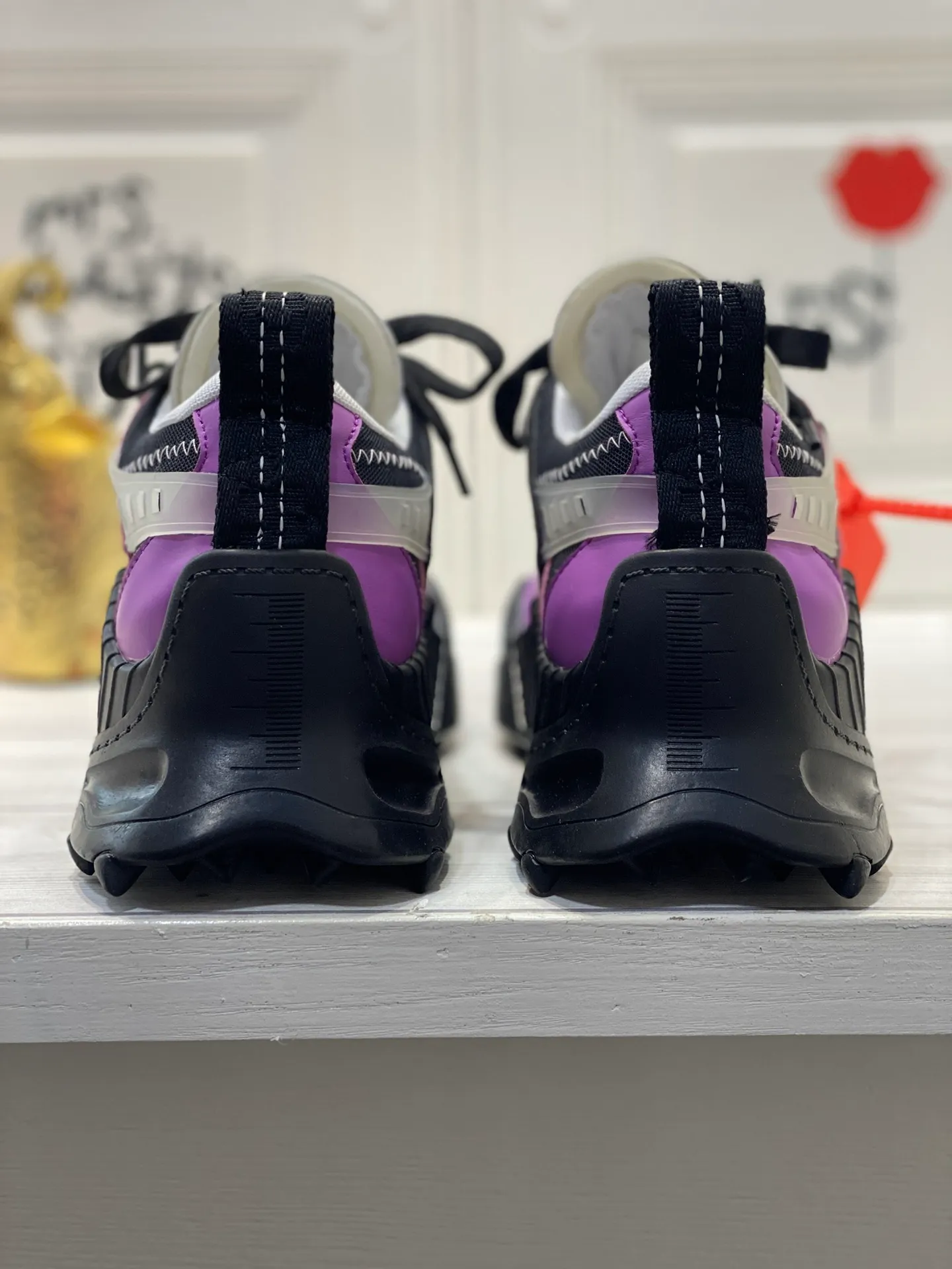Men's Men's Shoes💰480🌼【New Style】High-end Boutique-🤷‍♂🤷‍♂OFF-WHITE x Air Jordan 】1 The joint shoe has been highly concerned by everyone since its design. The new shoe is shown in the popular Chicago bull white and yellow LOGO color scheme. The shoe body is made of cowhide, cow suede, and other materials. In addition to the X hidden on the inside of the leather, the oversized Swoosh, OFF-WHITE for Nike, Air Jordan 1 birth information and AIR are displayed on both sides of the shoe. The iconic details of OFF-WHITE can be seen on the sole and insole. You can choose a pair if you like the style. Code: 39-44 (45 can be customized